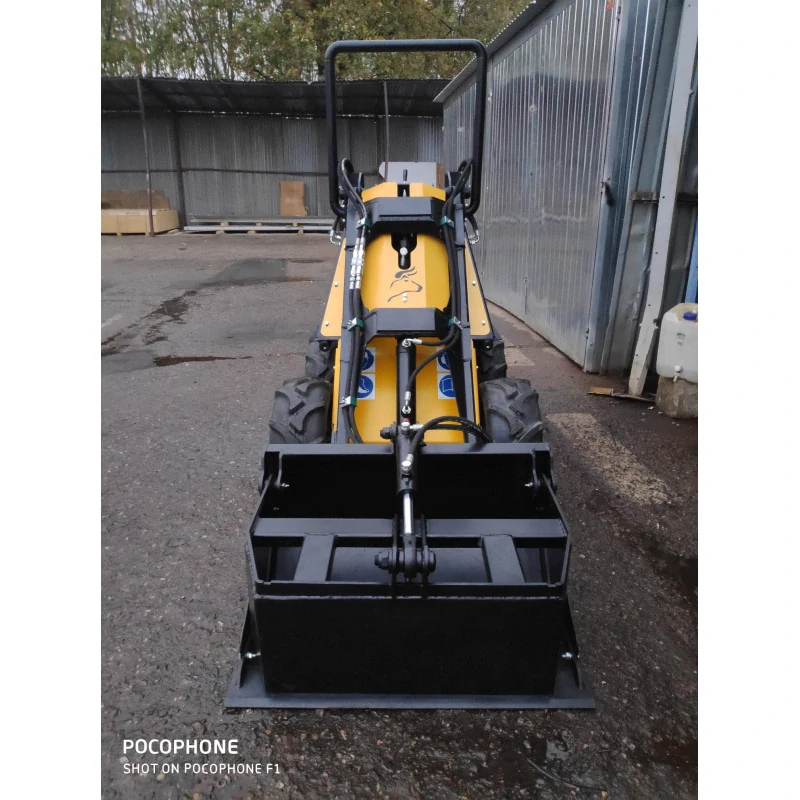 Lyžica na mininakladač s plným hadraulickým uchytením