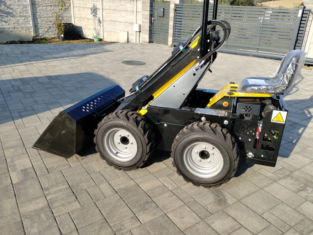 Mini nakladač TUR N520 14 HP elektrický štartér Briggs & Stratton široké kolesá traktor