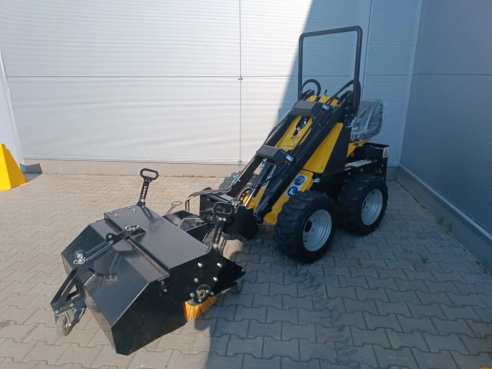 Zametacia kefa s predným pohonom 