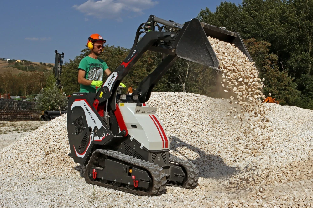 Pásový mini-nakladač MCH SK1000