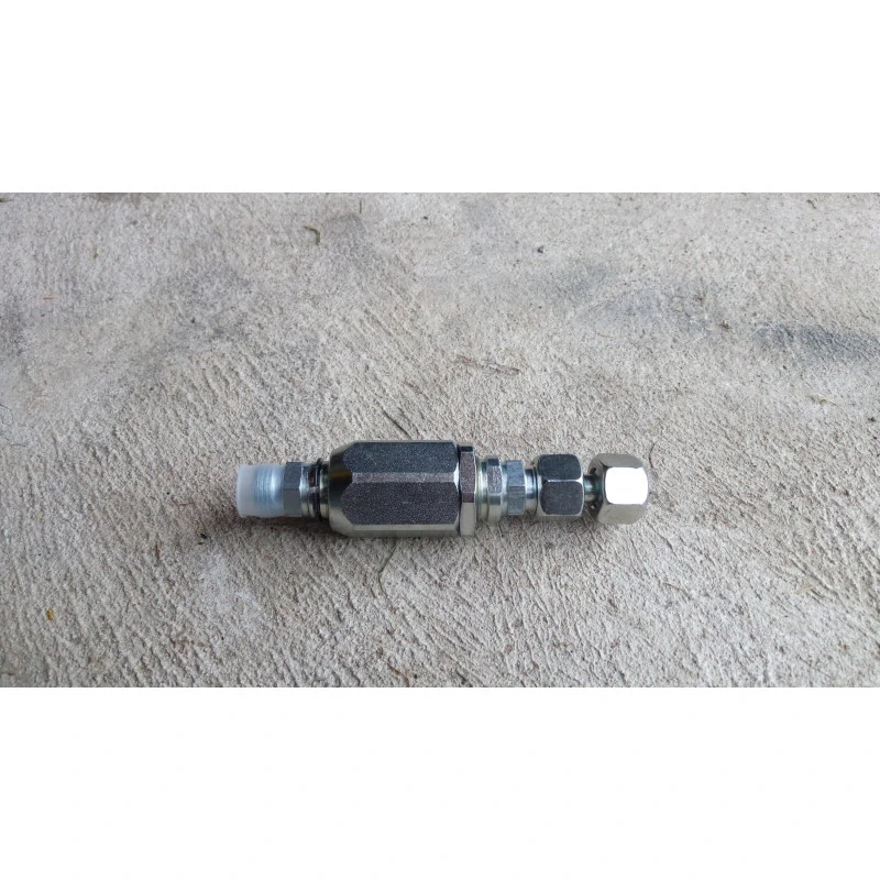 Regulacia padania vrchného ramena výložníka pre Fénix 400